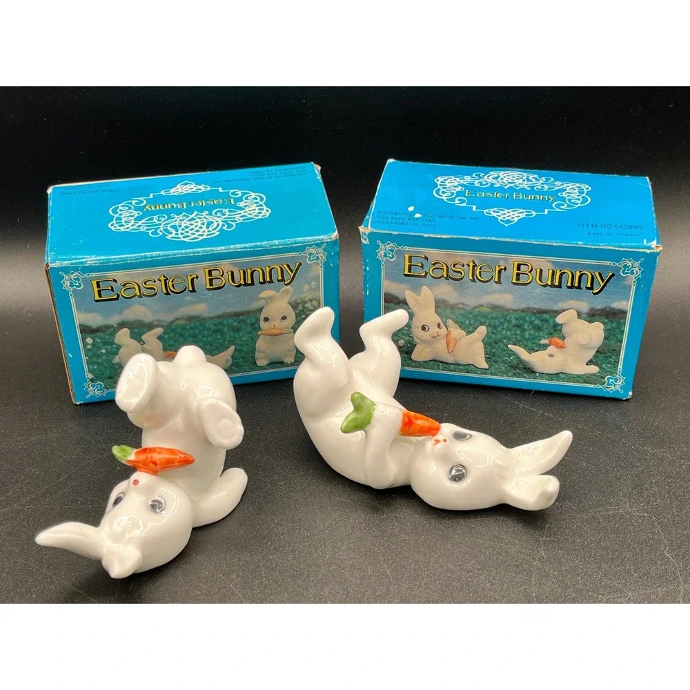 Vtg Easter Bunny Porcelain Figurine Set of‎ 2 White Rabbit Carrot Playful In Box